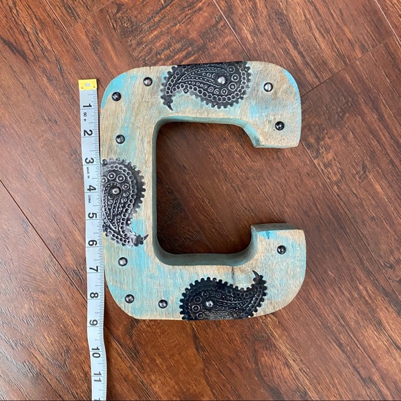 Wooden initial block - Picture 3 of 9